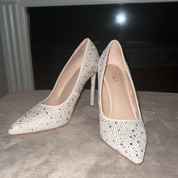 Beautiful Rhinestone Heels!!! - Picture 2 of 4